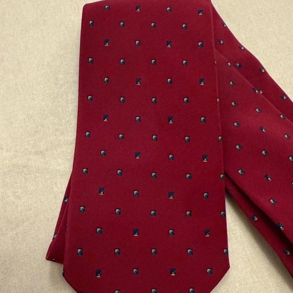 Christian Dior 100% Silk Burgundy Tie with Blue Accents - Picture 2 of 7